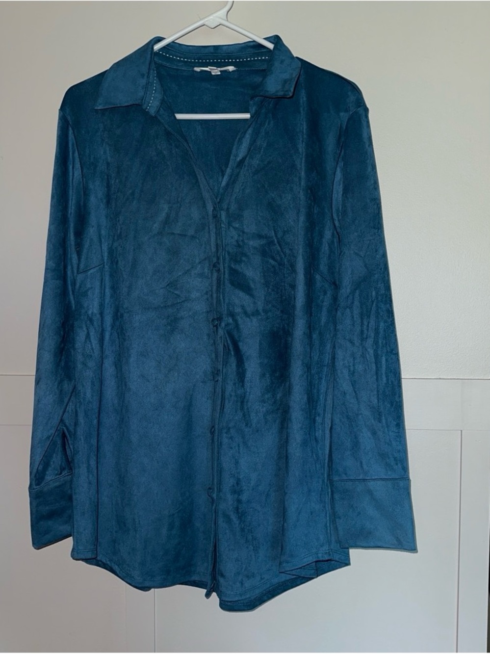 Women’s Long-Sleeve Button-Up Shirt in Dark Teal